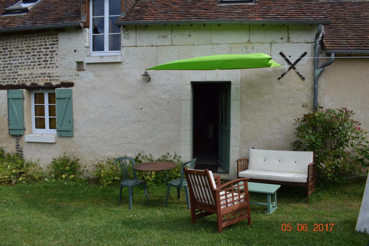 Au Calme Bed and Breakfast Houssay  Εξωτερικό φωτογραφία