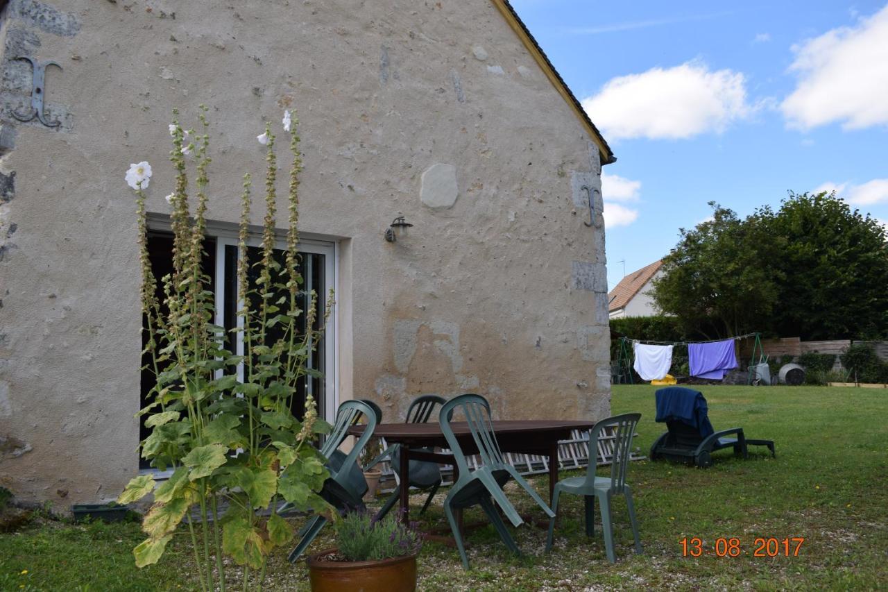 Au Calme Bed and Breakfast Houssay  Εξωτερικό φωτογραφία